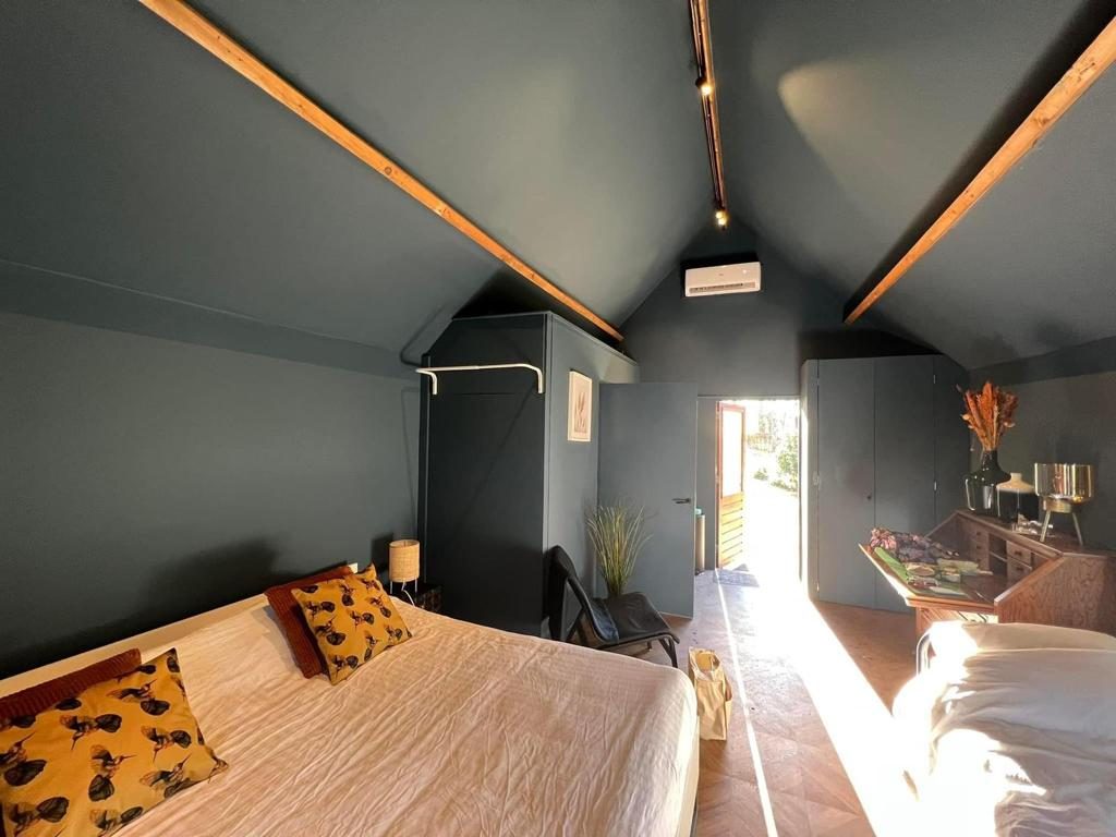 Slaapkamers in verbouwde schuur — Hulshorst